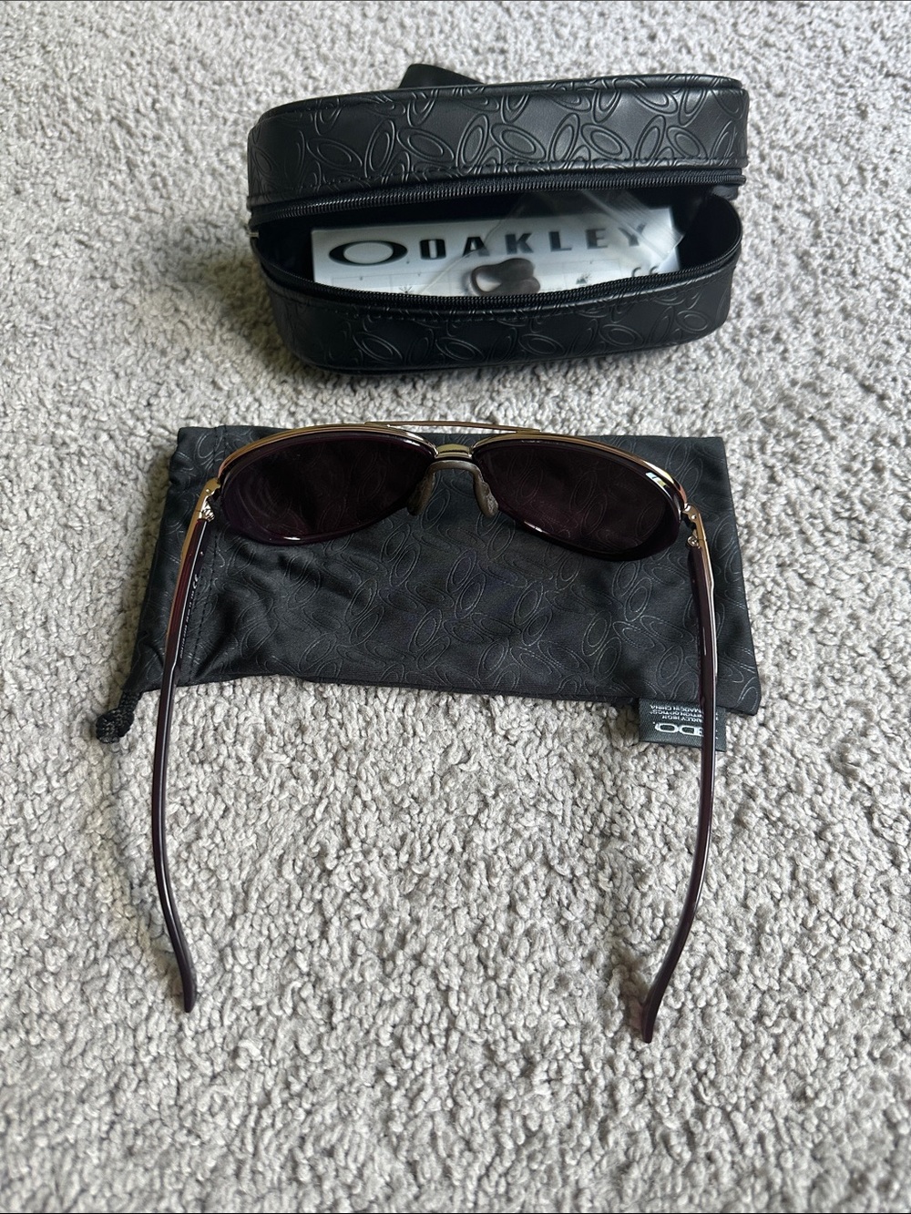 Oakley Split Time Sunglasses in Tortoise and Dark Brown Lenses - Picture 3 of 9